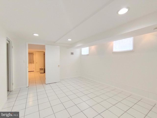 8835 TUCKERMAN LN, Potomac, MD 20854