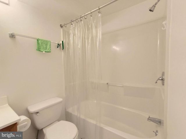 8835 TUCKERMAN LN, Potomac, MD 20854