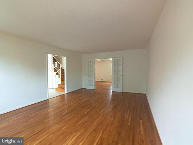 8835 TUCKERMAN LN, Potomac, MD 20854