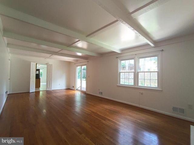 8835 TUCKERMAN LN, Potomac, MD 20854