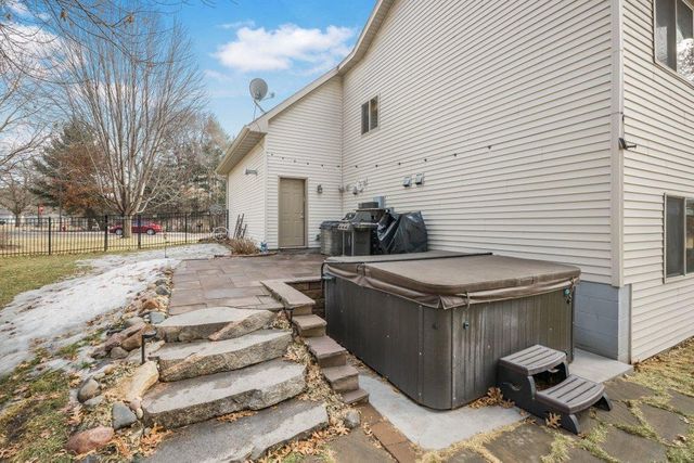 4062 Sunset Terrace N, Brooklyn Park, MN 55443