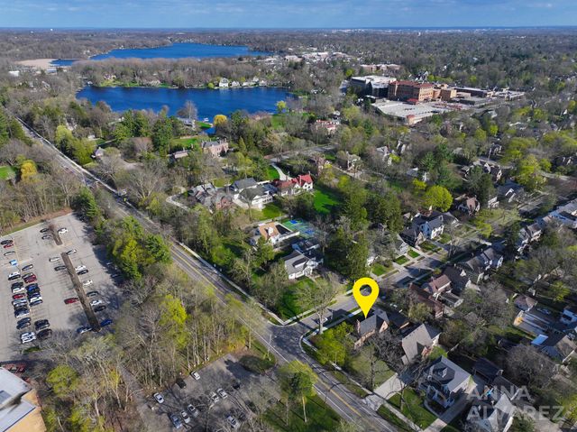 245 Briarwood Avenue SE, East Grand Rapids, MI 49506