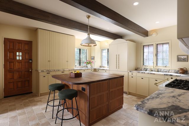 245 Briarwood Avenue SE, East Grand Rapids, MI 49506