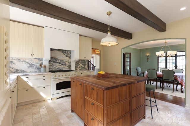 245 Briarwood Avenue SE, East Grand Rapids, MI 49506