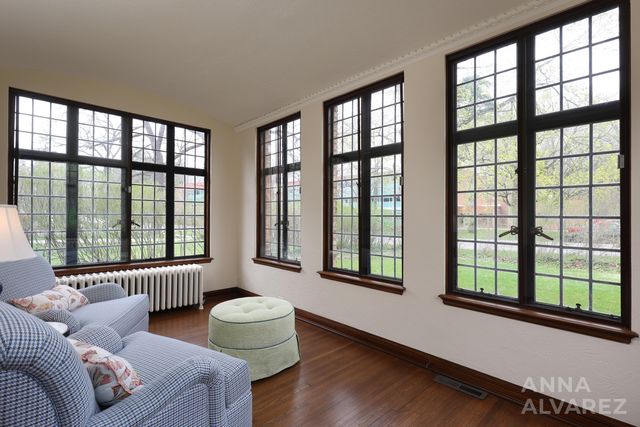 245 Briarwood Avenue SE, East Grand Rapids, MI 49506