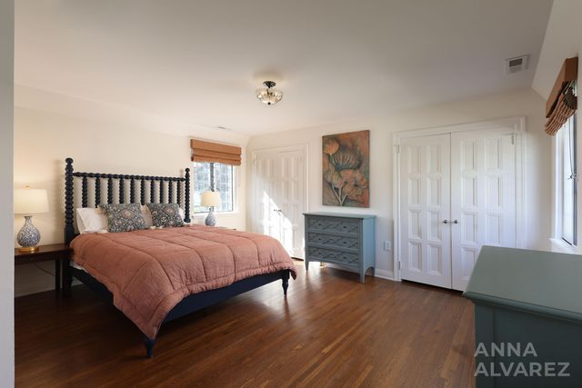 245 Briarwood Avenue SE, East Grand Rapids, MI 49506