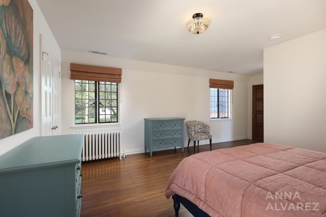 245 Briarwood Avenue SE, East Grand Rapids, MI 49506