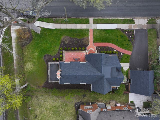 245 Briarwood Avenue SE, East Grand Rapids, MI 49506