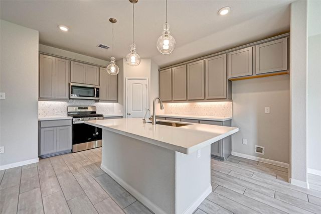 8818 Mugwort Drive, Rosenberg, TX 77469
