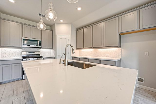 8818 Mugwort Drive, Rosenberg, TX 77469