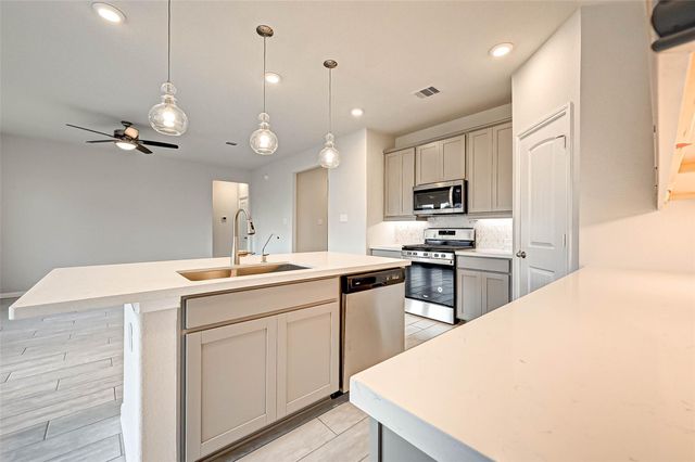 8818 Mugwort Drive, Rosenberg, TX 77469