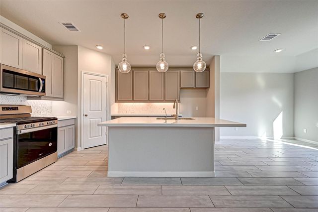 8818 Mugwort Drive, Rosenberg, TX 77469