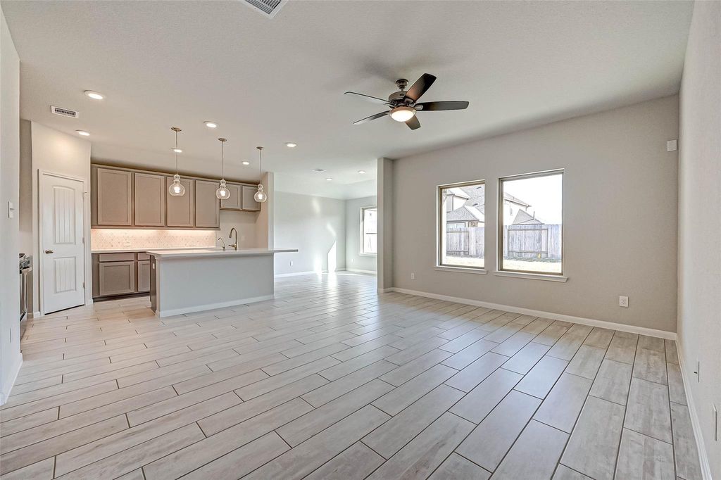 8818 Mugwort Drive, Rosenberg, TX 77469