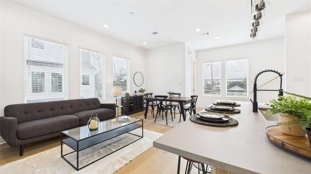 2424 Freeman Street, Houston, TX 77009