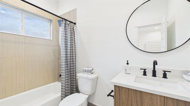 2424 Freeman Street, Houston, TX 77009