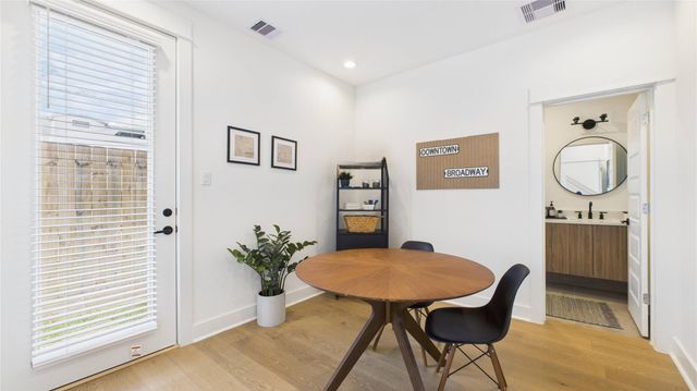2424 Freeman Street, Houston, TX 77009