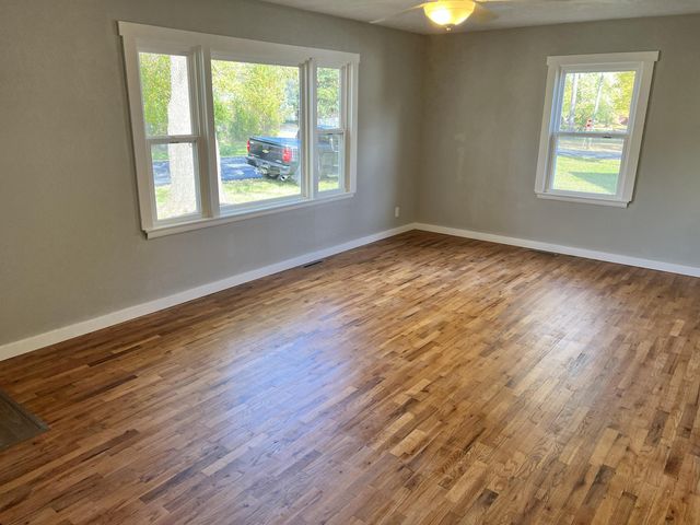 606 W Olive Street, Bolivar, MO 65613