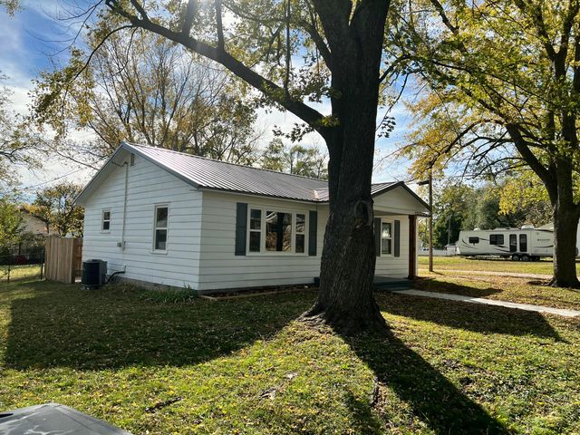 606 W Olive Street, Bolivar, MO 65613