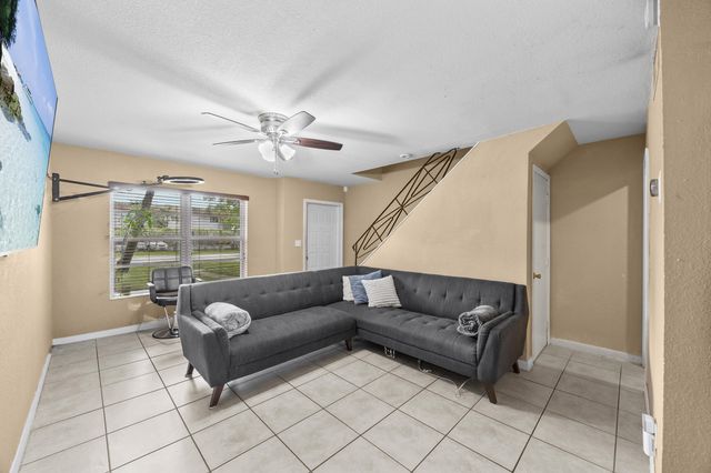 4656 NW 9th Drive 4656, Plantation, FL 33317