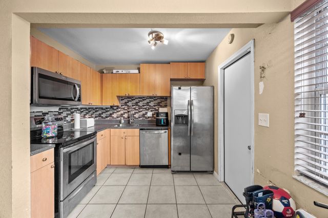 4656 NW 9th Drive 4656, Plantation, FL 33317