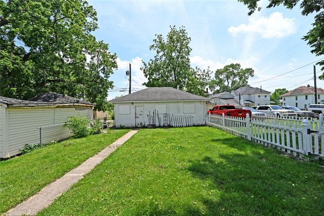 38 Neal Avenue, Dayton, OH 45405