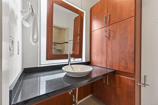 1729 Reinerman Street, Houston, TX 77007