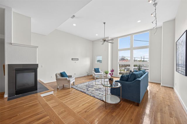 1729 Reinerman Street, Houston, TX 77007