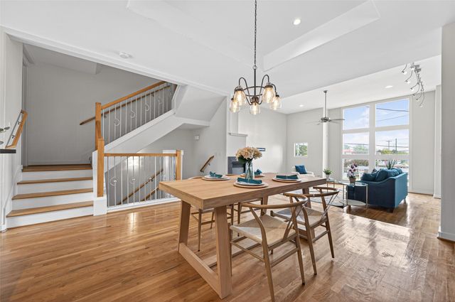 1729 Reinerman Street, Houston, TX 77007