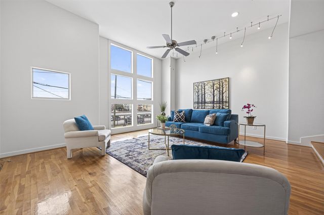 1729 Reinerman Street, Houston, TX 77007