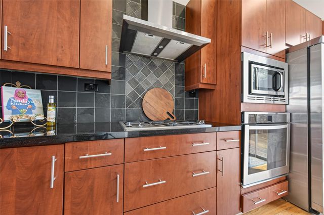 1729 Reinerman Street, Houston, TX 77007