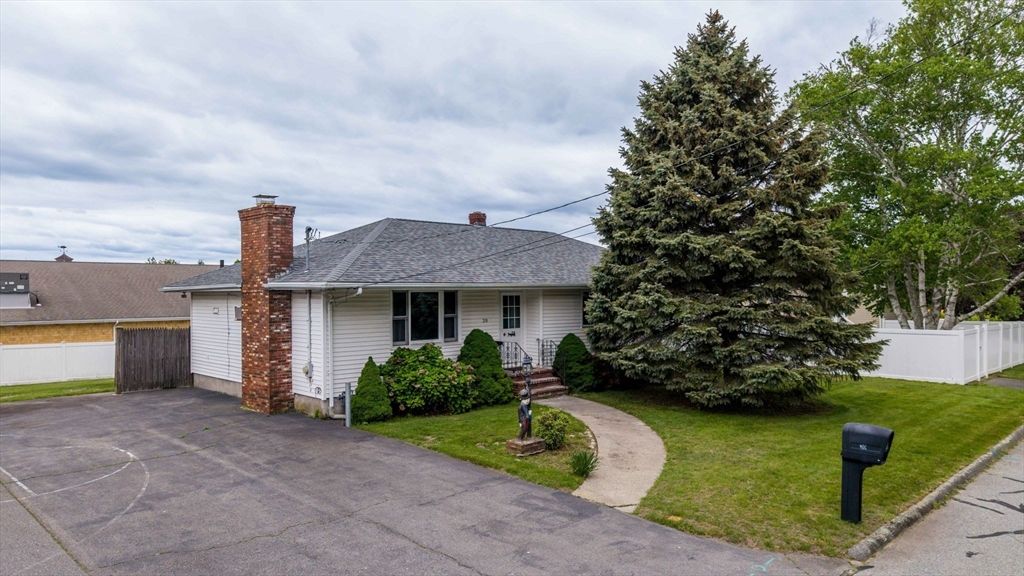 20 Roy Street, Fairhaven, MA 02719