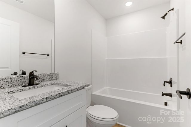 21 8th Avenue SE 5, Hickory, NC 28602