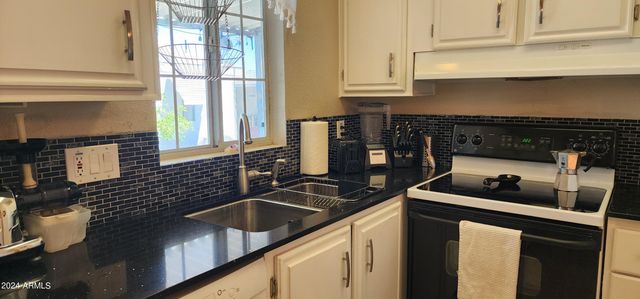 2233 E BEHREND Drive 41, Phoenix, AZ 85024