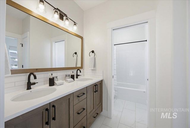 8104 W Brooks Drive, Boise, ID 83714