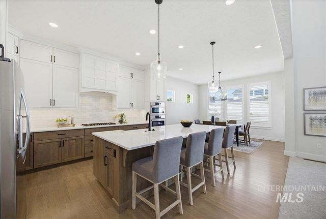 8104 W Brooks Drive, Boise, ID 83714