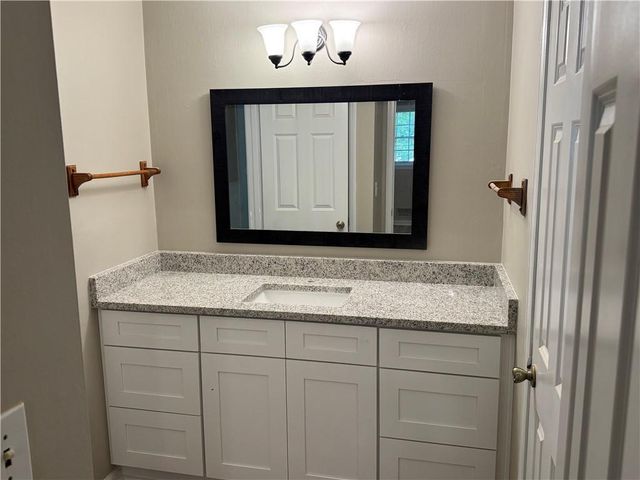 5594 Laurel Lane NW, Lilburn, GA 30047