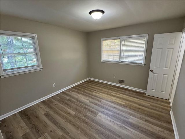 5594 Laurel Lane NW, Lilburn, GA 30047