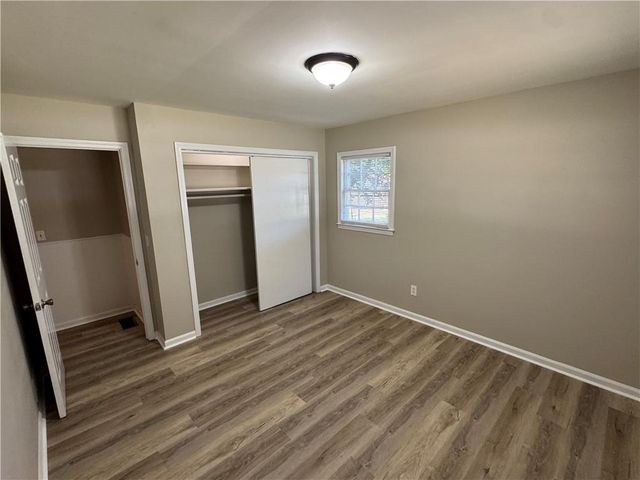 5594 Laurel Lane NW, Lilburn, GA 30047