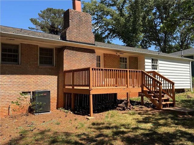 5594 Laurel Lane NW, Lilburn, GA 30047