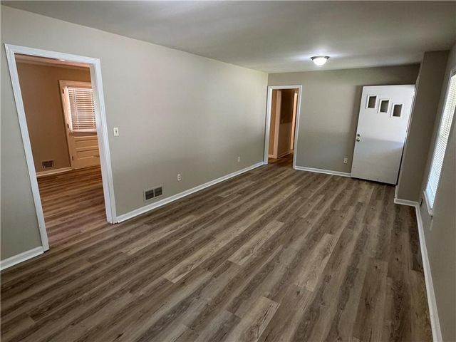 5594 Laurel Lane NW, Lilburn, GA 30047