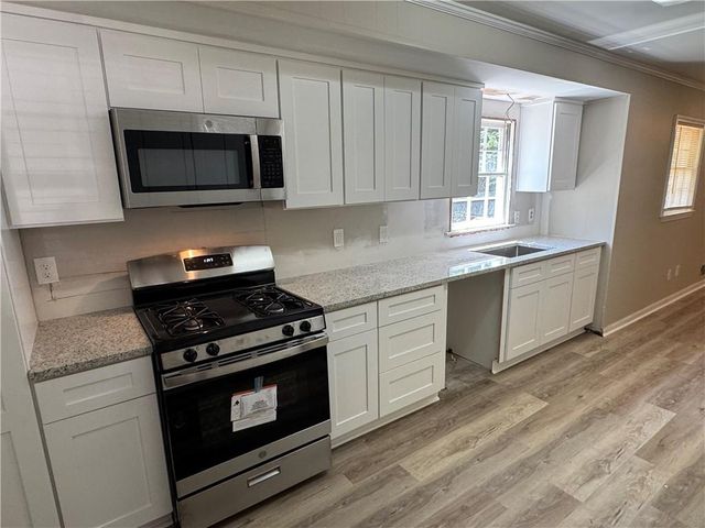 5594 Laurel Lane NW, Lilburn, GA 30047