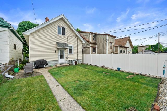 1724 S 72nd STREET, Milwaukee, WI 53214
