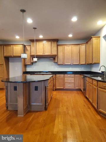 411 GREENEBAUM LN, Gaithersburg, MD 20878