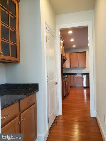 411 GREENEBAUM LN, Gaithersburg, MD 20878