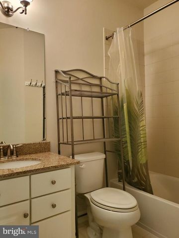 411 GREENEBAUM LN, Gaithersburg, MD 20878