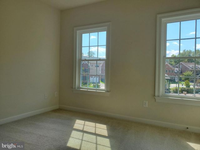 411 GREENEBAUM LN, Gaithersburg, MD 20878