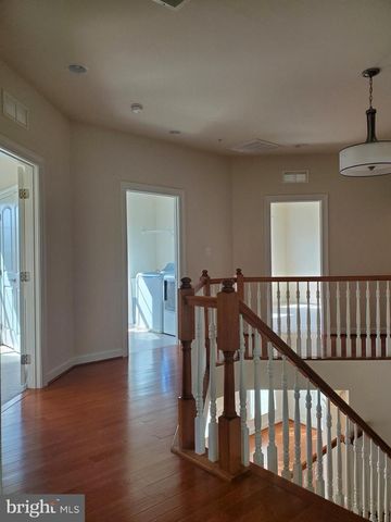 411 GREENEBAUM LN, Gaithersburg, MD 20878