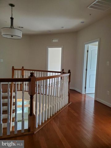 411 GREENEBAUM LN, Gaithersburg, MD 20878