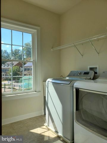 411 GREENEBAUM LN, Gaithersburg, MD 20878