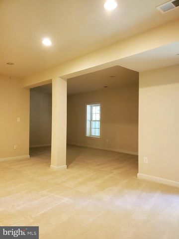 411 GREENEBAUM LN, Gaithersburg, MD 20878